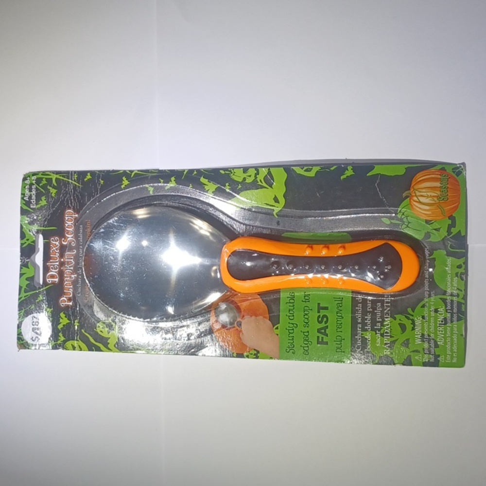 Deluxe Pumkin Scoop NWT